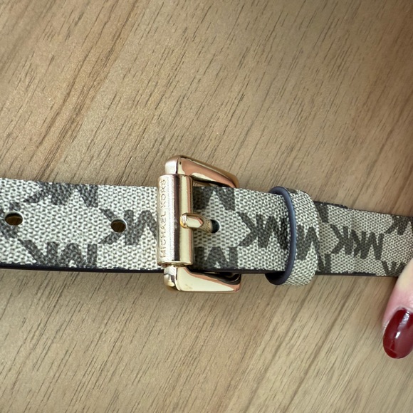 MICHAEL KORS BELT BAG - Picture 5 of 9